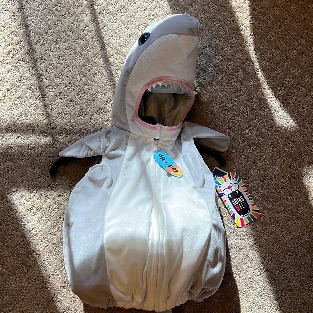 NWT Baby Shark Halloween costume 24 months